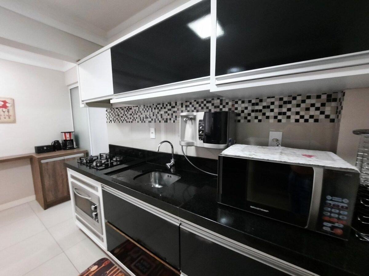 3 Suites Linda Vista Da Orla De Bc A 50M Da Praia - Somente Familiares Balneário Camboriú Exteriör bild