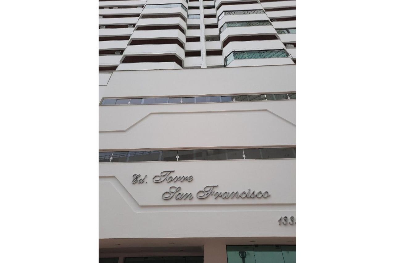 3 Suites Linda Vista Da Orla De Bc A 50M Da Praia - Somente Familiares Balneário Camboriú Exteriör bild