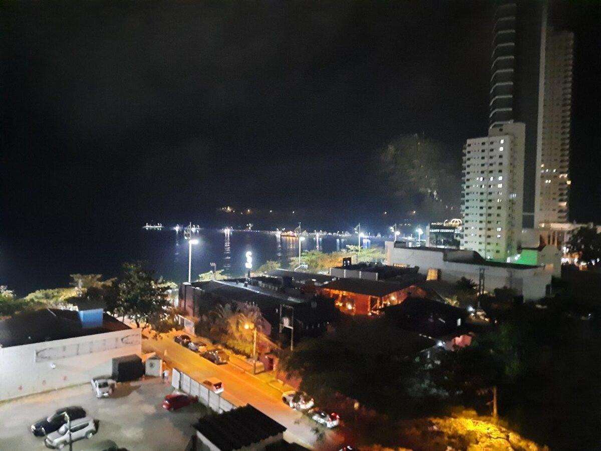 3 Suites Linda Vista Da Orla De Bc A 50M Da Praia - Somente Familiares Balneário Camboriú Exteriör bild