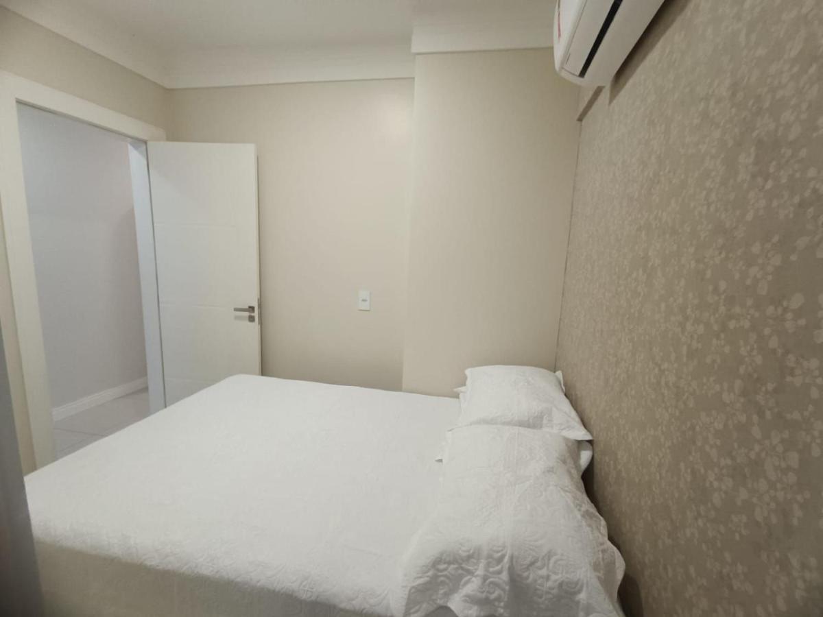 3 Suites Linda Vista Da Orla De Bc A 50M Da Praia - Somente Familiares Balneário Camboriú Exteriör bild