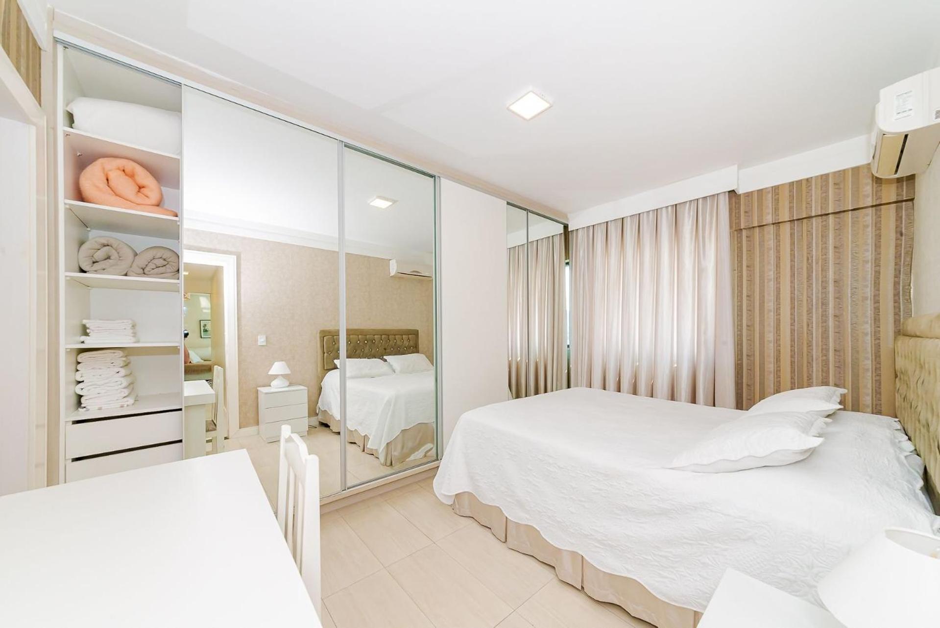 3 Suites Linda Vista Da Orla De Bc A 50M Da Praia - Somente Familiares Balneário Camboriú Exteriör bild