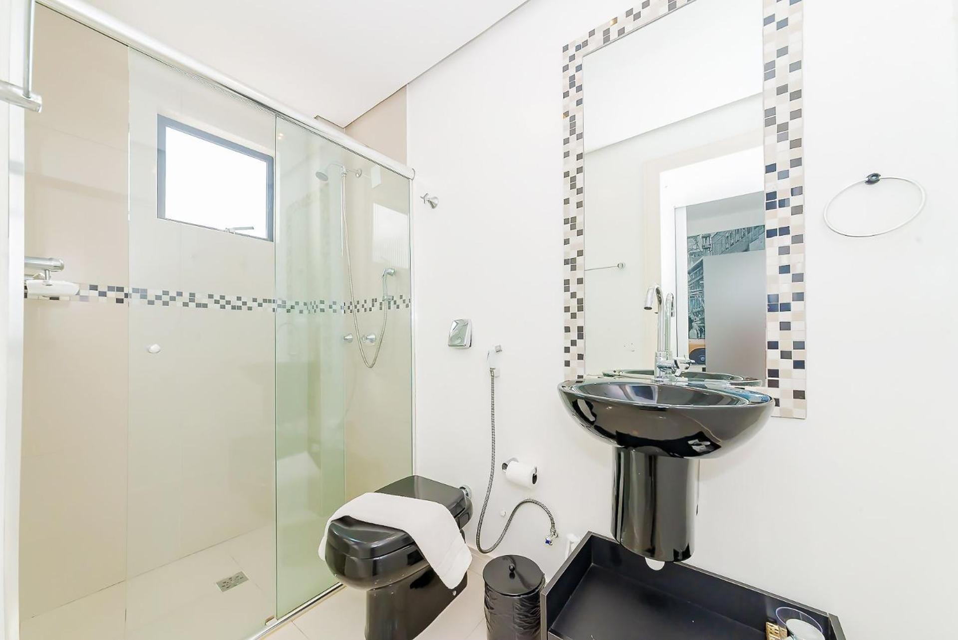 3 Suites Linda Vista Da Orla De Bc A 50M Da Praia - Somente Familiares Balneário Camboriú Exteriör bild