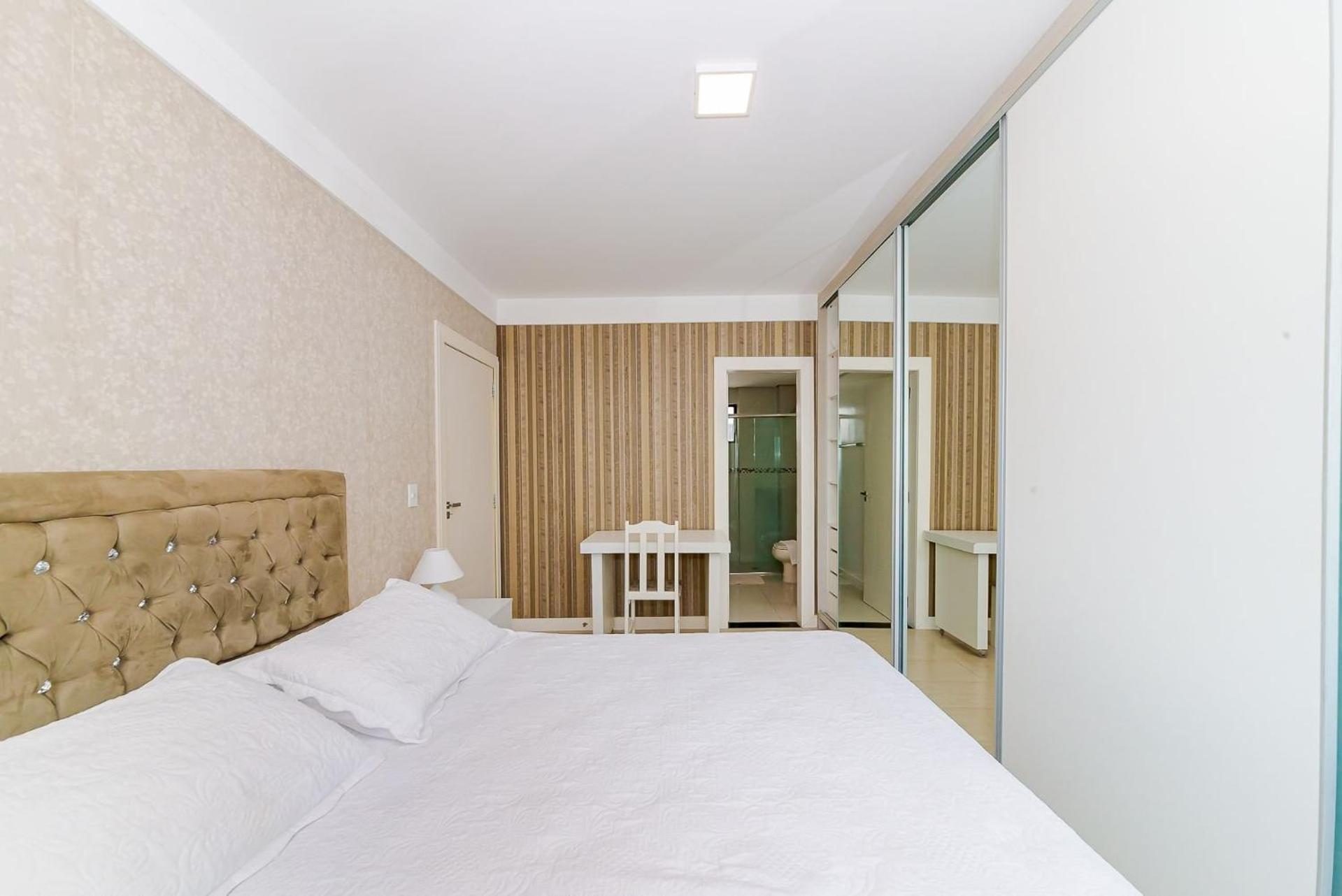 3 Suites Linda Vista Da Orla De Bc A 50M Da Praia - Somente Familiares Balneário Camboriú Exteriör bild