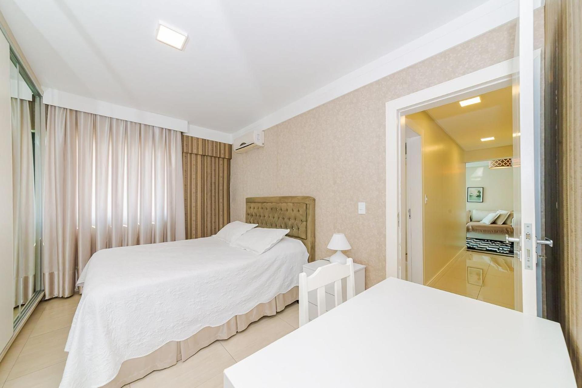 3 Suites Linda Vista Da Orla De Bc A 50M Da Praia - Somente Familiares Balneário Camboriú Exteriör bild