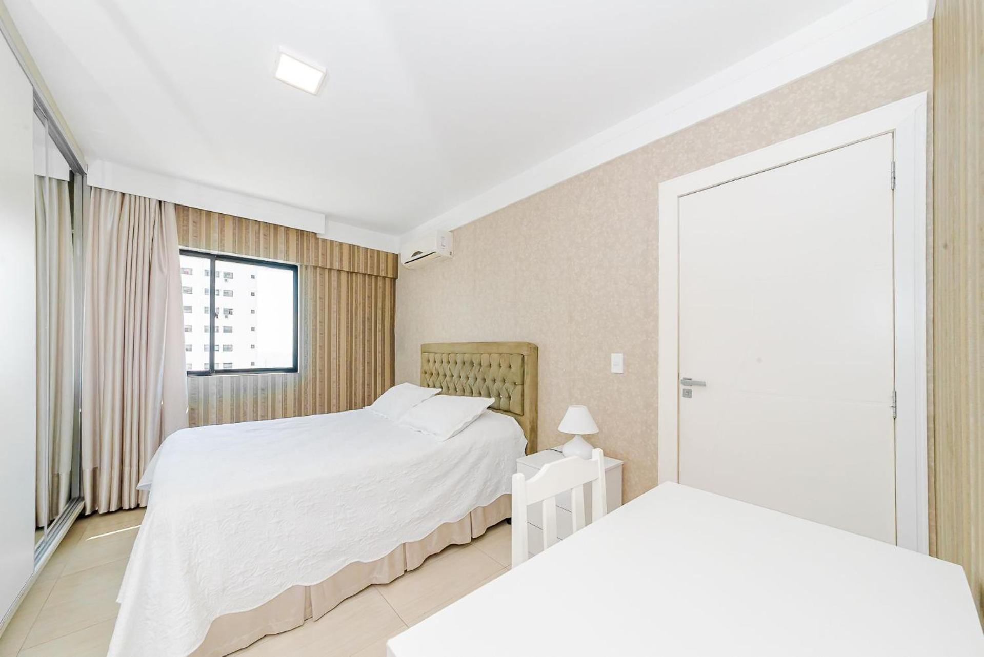 3 Suites Linda Vista Da Orla De Bc A 50M Da Praia - Somente Familiares Balneário Camboriú Exteriör bild